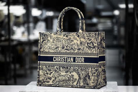 The Making of Dior’s Book Tote in Toile de Jouy